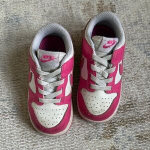 Nike Kids Sneakers in Pink and White